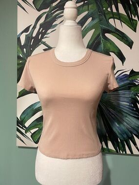 🫶🏽Gypsy & Jade Short Sleeve Ribbed Tee - Beige